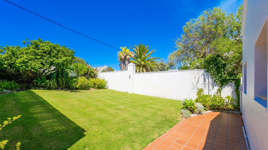 5 Bedroom Property for Sale in Arniston Western Cape
